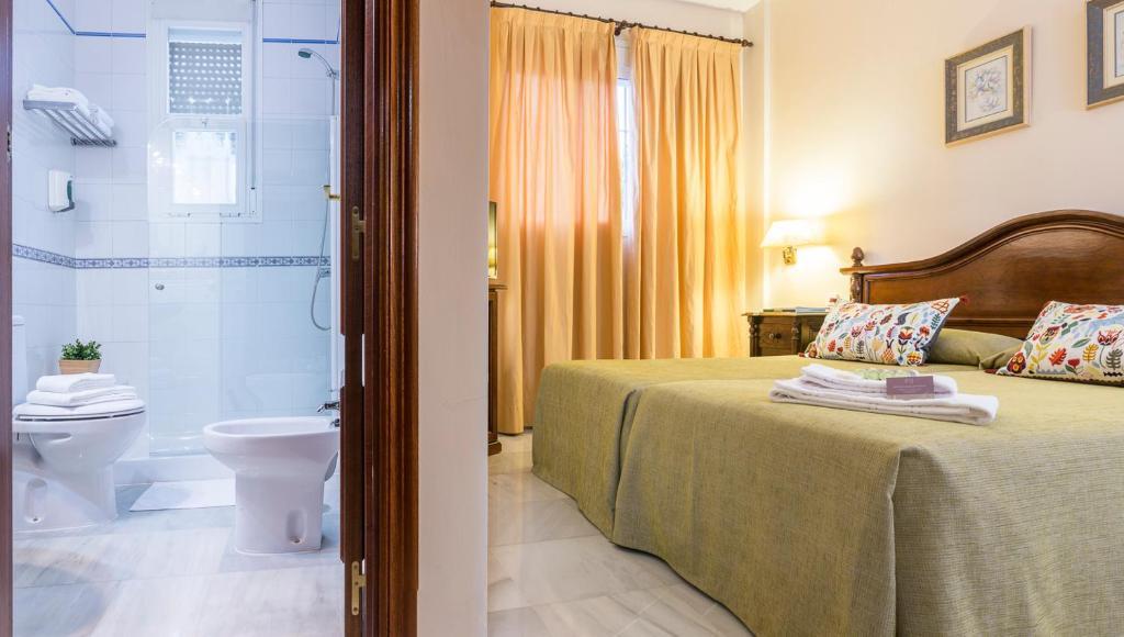 Hotel Gran Avenida Coria del Río Kültér fotó
