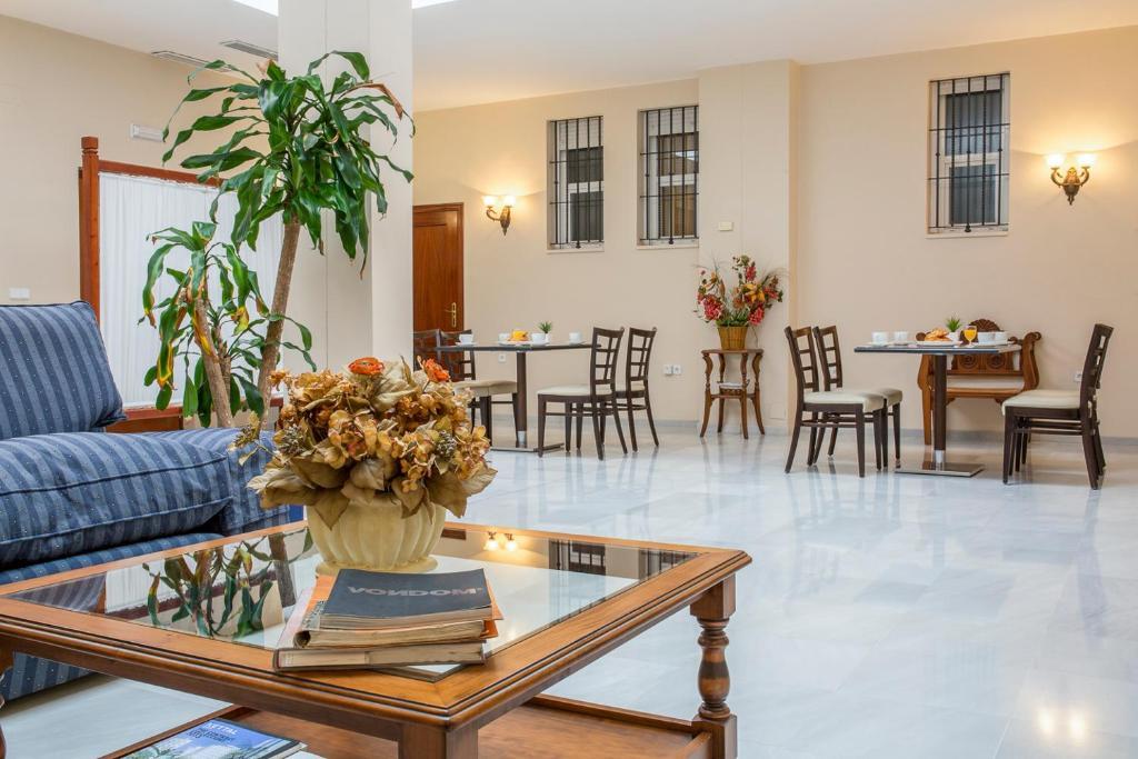 Hotel Gran Avenida Coria del Río Kültér fotó