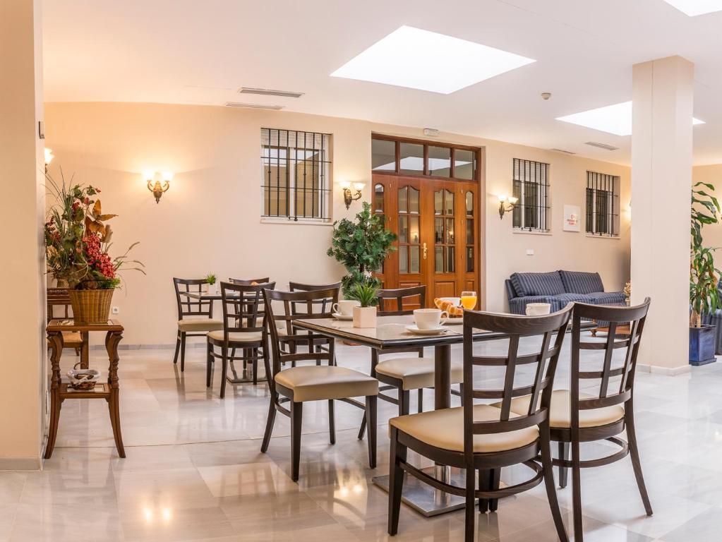 Hotel Gran Avenida Coria del Río Kültér fotó