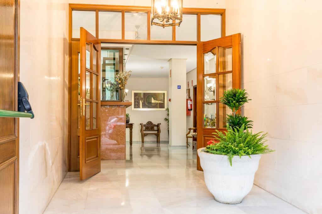 Hotel Gran Avenida Coria del Río Kültér fotó