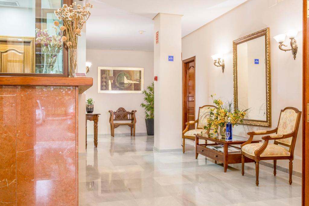 Hotel Gran Avenida Coria del Río Kültér fotó