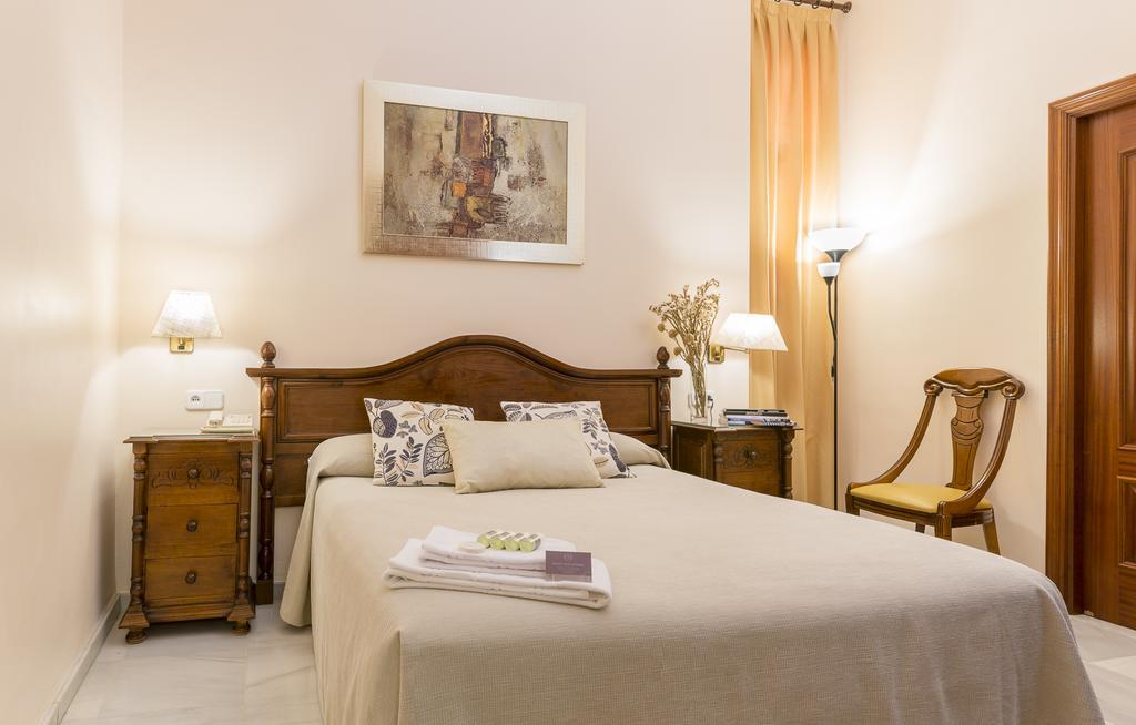 Hotel Gran Avenida Coria del Río Kültér fotó