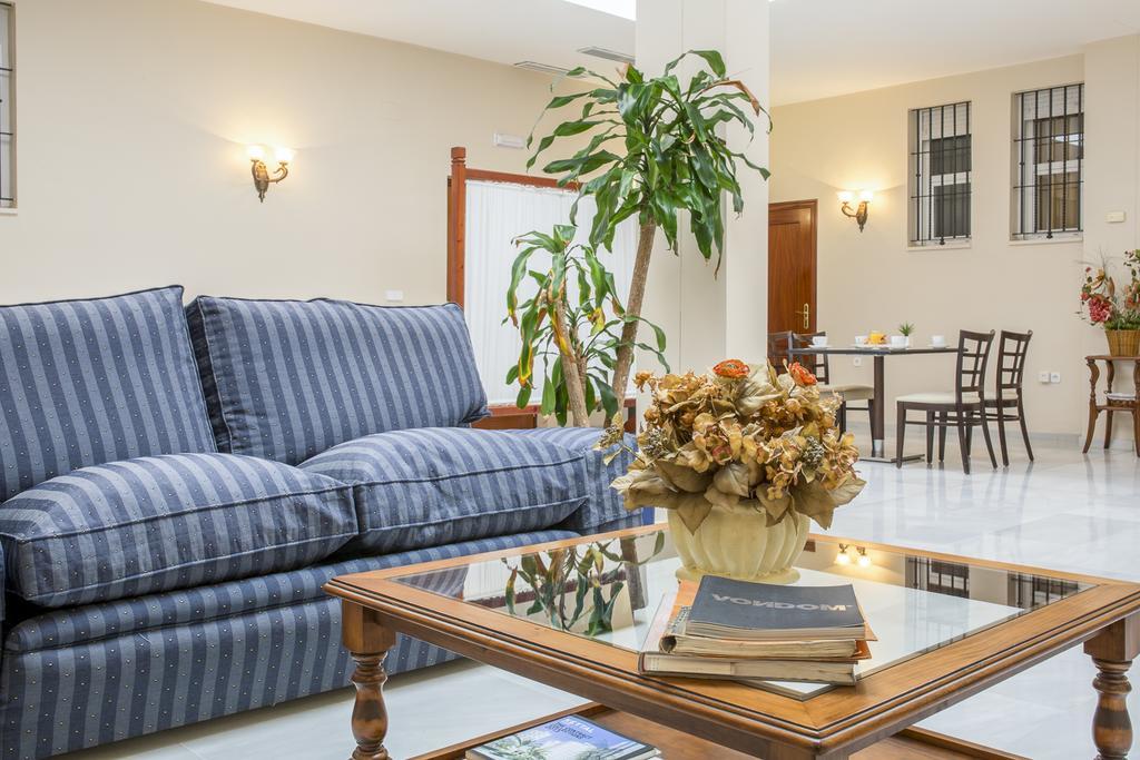 Hotel Gran Avenida Coria del Río Kültér fotó